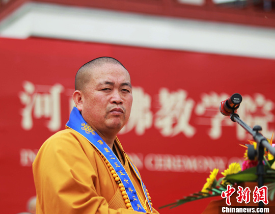 释永信俗家弟子谈师父：在少林寺三十多年一贯守戒律