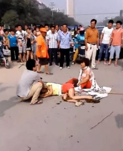 河北官方回应刑警家属殴打债主向其嘴抹粪:已行拘